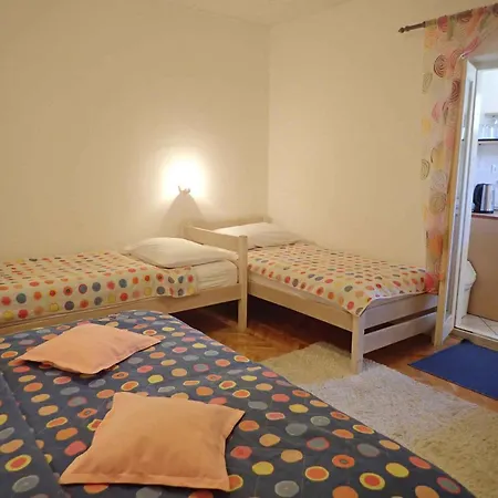 Apartman In Starigrad-paklenica 6865 *