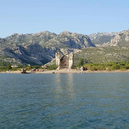 In Starigrad-paklenica 6865 Apartman